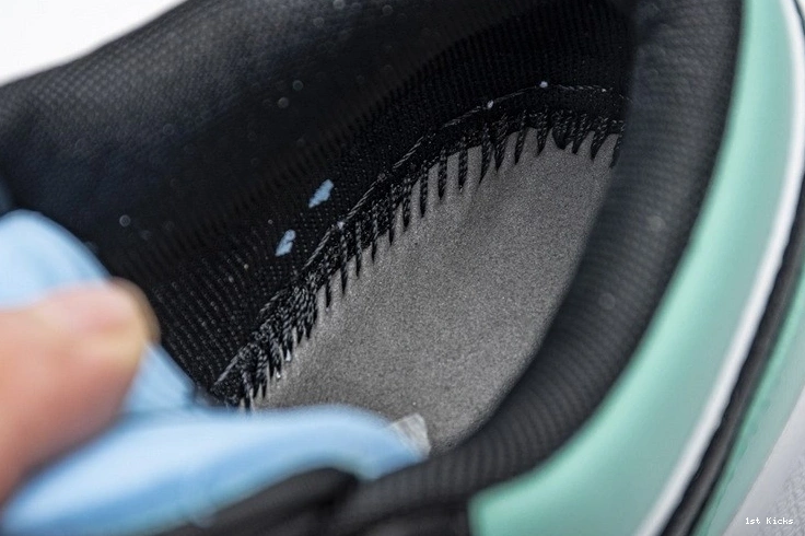 Emerald Jordan Low  1 553558-117 Toe 0202